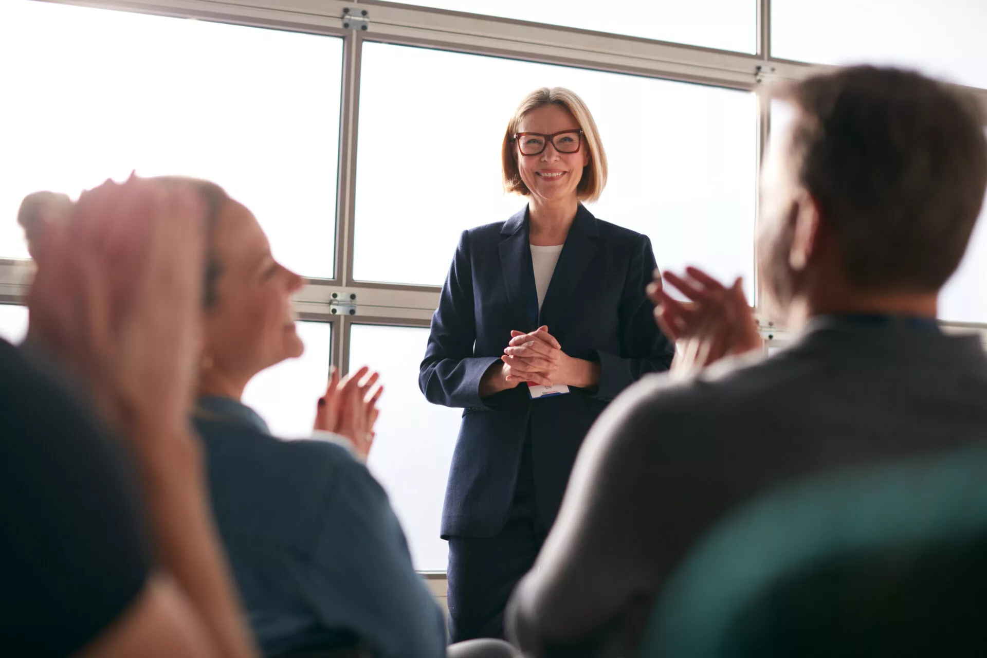 Führungskraft im Coaching Workshop mit Team, Führungskräftecoaching und Leadership Training im Unternehmen